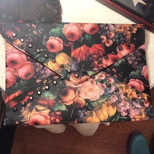 Floral clutch